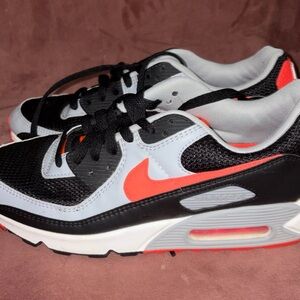 Nike Air Max 90 Sneakers - Black/White/Coral